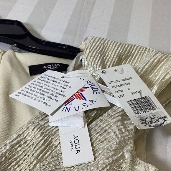 AQUA
Metallic Cap Sleeve Gown - 100% Exclusive - Picture 8 of 9